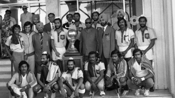भूल गए असली नायक: 1975 में विश्व कप जीतने वाली महान भारतीय हॉकी टीम!  |  1975 में विश्व कप जीतने वाली महान भारतीय हॉकी टीम के असली नायकों को भुला दिया गया