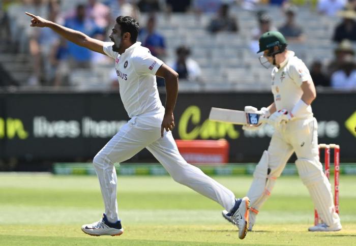 भारत बनाम ऑस्ट्रेलिया टेस्ट सीरीज |  अश्विन के ‘डोप’ बैग के साथ ट्रेनिंग कर रही ऑस्ट्रेलियाई टीम!  |  ऑस्ट्रेलिया ने भारत के खिलाफ टेस्ट के लिए नेट बॉलर के तौर पर अश्विन की कार्बन कॉपी तैयार की