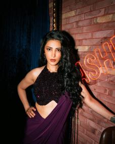 actress-shruti-haasan-latest-click