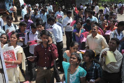 தமிழ்வழி பொறியியல் பட்டதாரிகளுக்கு வீட்டுவசதி வாரியத்தில் வேலை தயார்