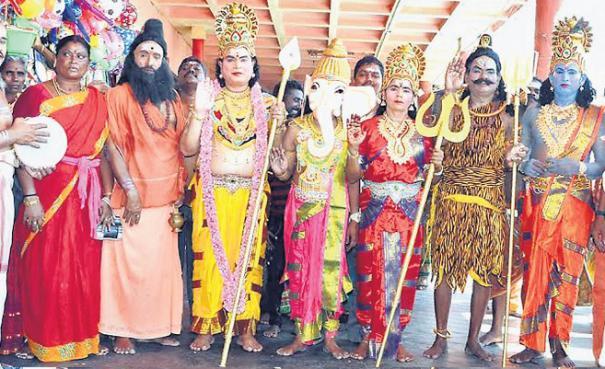 இன்று சூரசம்ஹாரம் விழா﻿: திருச்செந்தூர் கோயிலில் குவியும் பக்தர்கள்﻿