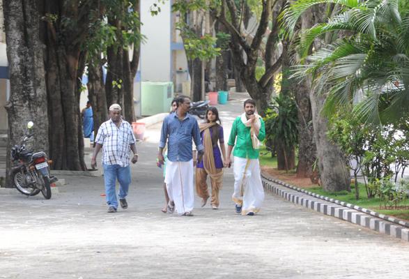 திருமணம் குறித்து வதந்தி: நடிகர் சந்தானம் தரப்பு விளக்கம்