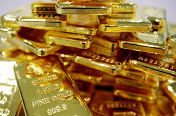 தங்கம் கடத்தியதாக திருச்சி விமான நிலையத்தில் குடியேற்ற அதிகாரி கைது