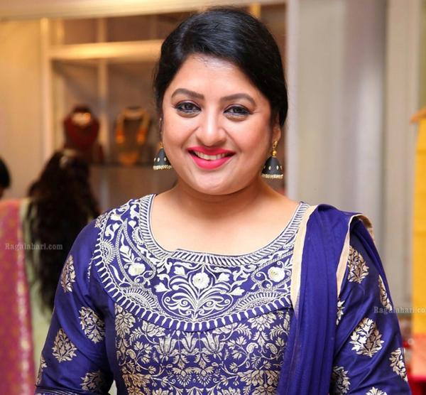 சின்னத்திரை நடிகர்கள் மீது மக்களுக்கு பாசம் அதிகம்: நடிகை சனா நேர்காணல்