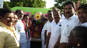 vikrvandi-aiadmk-candidate-begins-his-campaign