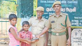 small-children-sweet-gesture-at-kumbakarai