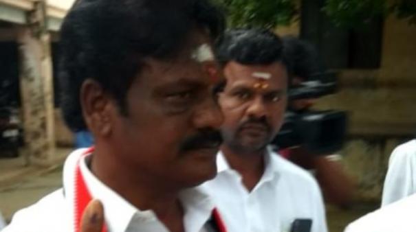 by-election; AIADMK candidate Muthamizelchelvan leads by 6,011 votes