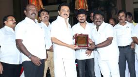 dmk-youth-wing-team-target-to-reach-30-lakh-members-south-chennai-team-won-the-prize-along-with-1-20-lakh-people