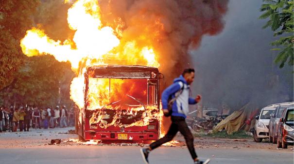 riots in delhi