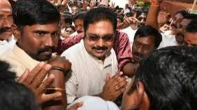 admk-threatening-ammk-candidates-ttv-dinakararan