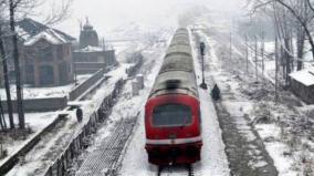 update-30-trains-dead-due-to-heavy-snow-in-up-100-trains-delayed-by-3-degrees-celsius