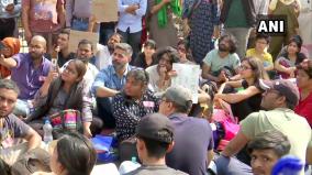 students-from-different-colleges-gather-outside-gateway-of-india