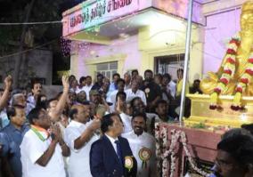 don-t-accept-hindi-narayanasamy-vows-to-open-tiruvalluvar-idol