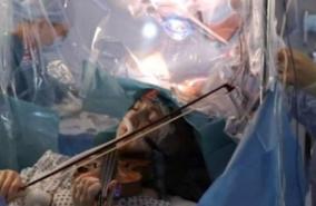 musician-plays-her-violin-during-brain-surgery