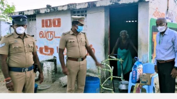 Police help poor families near Kovilpatti