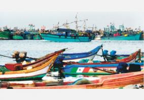 fishermen-decided-not-to-go-to-sea-for-fishing