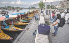 tourism-minstry-helps-stranded-tourists-in-india