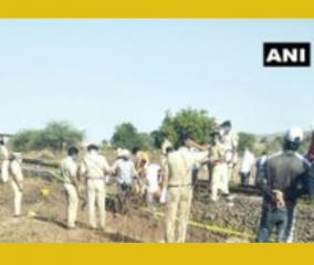 14-migrant-workers-crushed-to-death-by-goods-train-in-maha