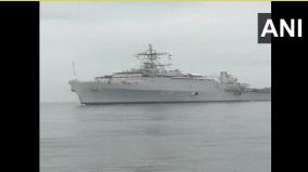 naval-ship-arrives-in-kochi-with-698-repatriated-indians-from-maldives