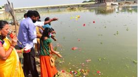 vaigai-water-reaches-madurai-public-welcome