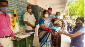 kovilpatti-free-books-distributed-to-plus-2-students