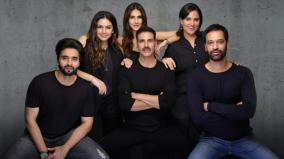 akshay-kumars-bellbottom-gears-up-for-uk-shoot-charter-flight-on-set-doctor-masks-and-more