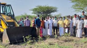 kovilpatti-villagers-desilt-canal-after-30-years