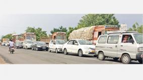 vellakoil-town-is-congested-with-traffic