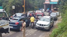 kodaikanal-heavy-traffic-as-tourists-throng