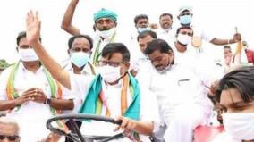 k-s-alagiri-stages-protest-in-theni