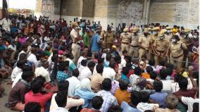 rajavaikal-water-farmers-protest-in-dindigul-vathalakundu-road