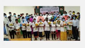 minister-vijayabhaskar-gives-financial-aid-to-mbbs-students