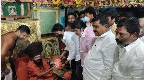 udayanidhi-seeks-blessing-from-dharumapuram-adheenam