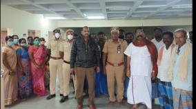 storm-warning-police-patrol-coastal-villages-in-cuddalore-district-for-security