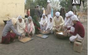 ludhiana-village-prepares-sweets-namkeen-for-protesting-farmers-at-delhi-borders