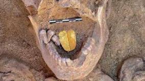 2000-year-old-mummy-with-a-gold-tongue-unearthed-in-egypt