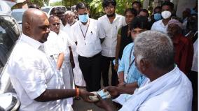 minister-r-b-udayakumar-helps-farmer