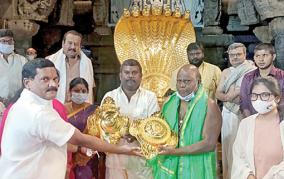 tn-devotee-donates-for-tirupathi-temple