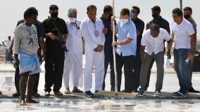 rahul-gandhi-assures-help-to-salt-pan-workers