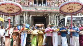 dedication-of-flowers-from-srirangam-to-samayapuram-mariamman