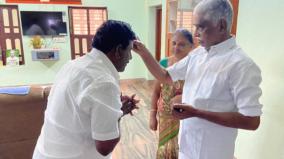 karaikudi-canidate-gets-blessings-from-k-r-ramasamy