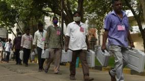 pudhuchery-voting-machines-being-taken-to-booths