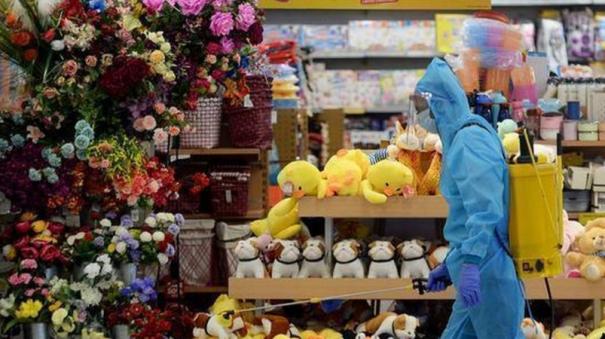 3 ஆயிரம் சதுரஅடிக்கு மேல் பரப்புள்ள பெரிய கடைகள், ஷோரூம்களை மூட வேண்டும்: தலைமை செயலர் அறிவுறுத்தல்