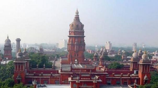 தமிழகம், புதுச்சேரிக்கு ஆக்சிஜன், தடுப்பூசி, ரெம்டெசிவிர் உள்ளிட்ட கரோனா தடுப்பு மருந்துகளை விரைவாக விநியோகிக்க வேண்டும்: மத்திய அரசு விரைந்து நடவடிக்கை எடுக்க உயர் நீதிமன்றம் உத்தரவு