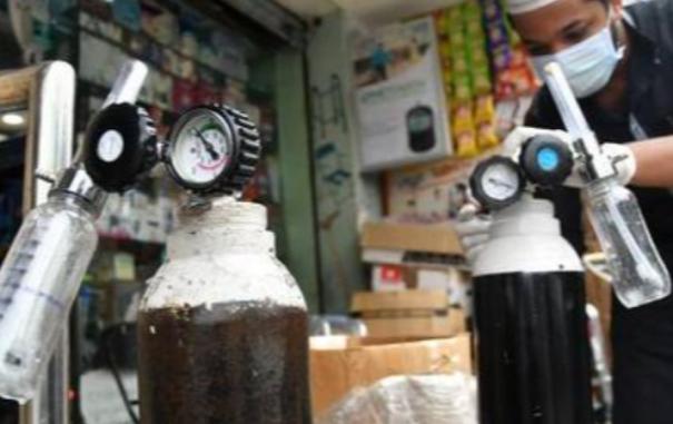 ஸ்ரீபெரும்புதூர் அரசு மருத்துவமனையில் நிமிடத்துக்கு 200 லிட்டர் ஆக்சிஜன் உற்பத்தி ஆலை: ரூ. 76 லட்சம் மதிப்பில் அமைக்கும் பணிகள் தீவிரம்