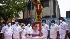 chief-minister-stalin-s-floral-tribute-to-rajiv-gandhi-statue-in-trichy