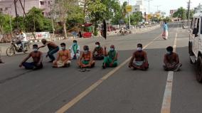 farmers-block-road-in-trichy-condemning-the-central-government