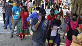 long-queue-for-vaccine-in-madurai