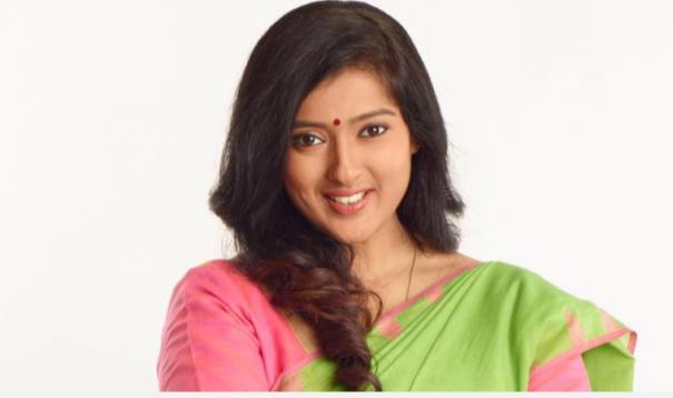 காயத்ரி ரகுராமுக்கு நீதிமன்றம் சம்மன்