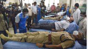 coimbatore-collector-sp-commissioners-who-donated-blood-at-the-government-hospital-at-the-same-time